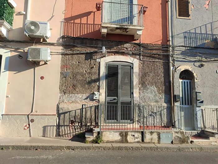 Casa trilocale in vendita in Via Ofelia, Catania