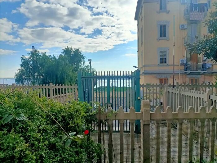 Appartamento con 5 locali in vendita in Via della Croce, Taranto