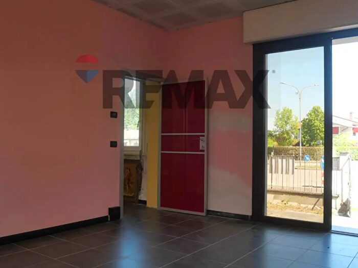 Casa con 6 locali in vendita in Via Provinciale Copparo Migliarino, Tresignana