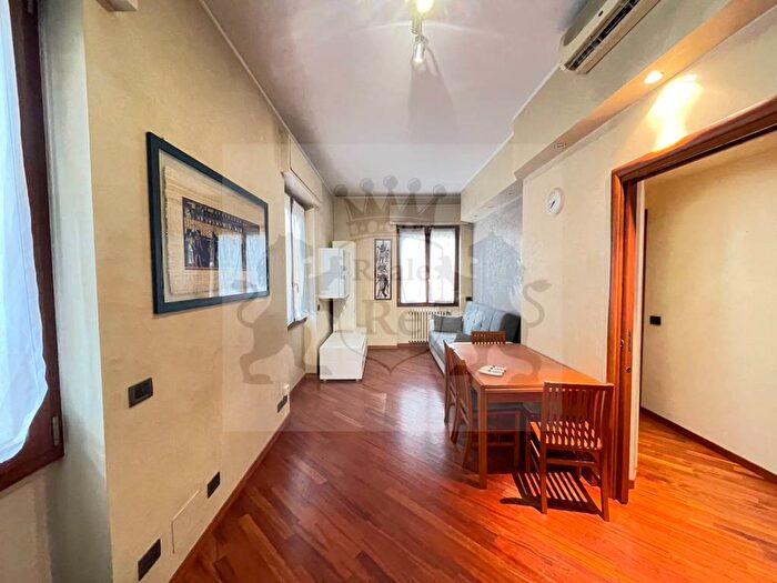 Appartamento trilocale in affitto in Via Giovanni Keplero, Maggiolina, Milano