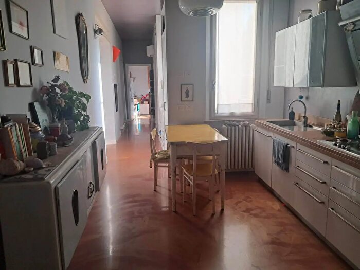 Appartamento trilocale in vendita in Strada Giovanni Inzani, Parma