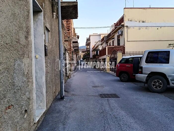 Appartamento trilocale in vendita in Via Baronia, Villafranca Tirrena