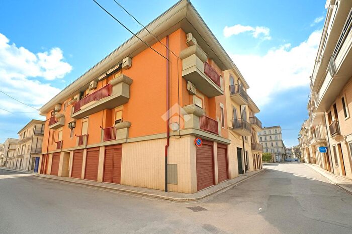 Appartamento trilocale in vendita in Via Simone Moffa, San Severo