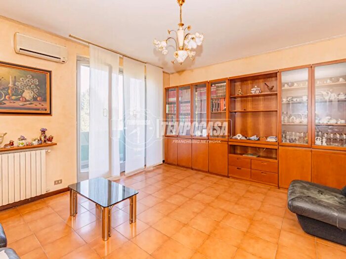 Appartamento trilocale in vendita in Via Fiordalisi, Parona