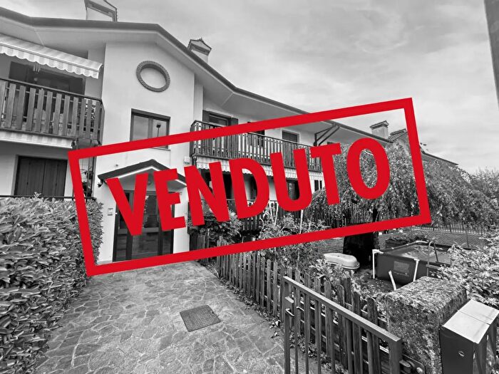 Appartamento trilocale in vendita in Manzano