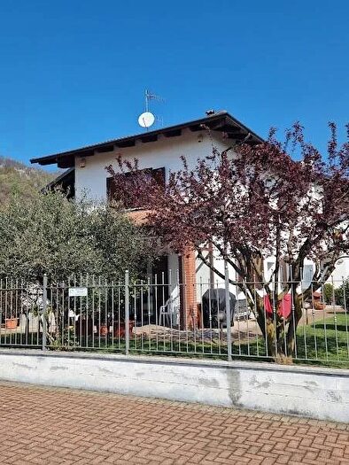 Casa con 7 locali in vendita in Via Pedanea Loranze, Loranze