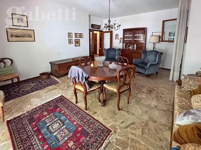 Appartamento con 5 locali in vendita in Via Pescara, Senigallia