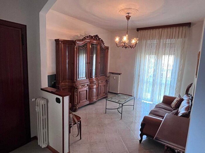 Appartamento trilocale in affitto in Via Luigi Galvani, Centro, Muggiò
