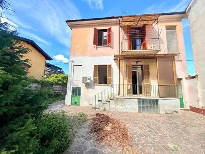 Casa con 6 locali in vendita in Via Don Giovanni Minzoni, Alessandria
