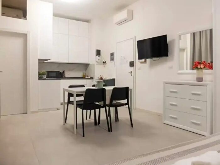 Casa monolocale in affitto in Via della Moscova, Milano