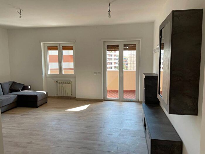 Appartamento trilocale in affitto in Via Marino Ghetaldi, Cecchignola Giuliano Dalmata, Roma