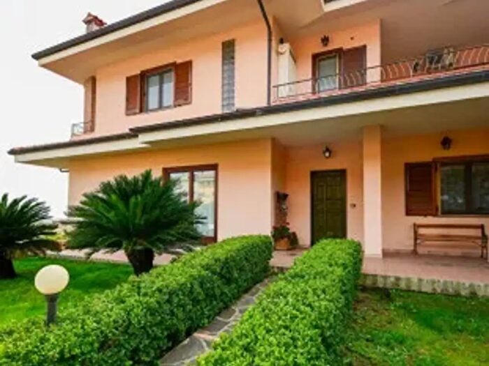 Casa con 5 locali in vendita in Via Philadelphia, Satriano