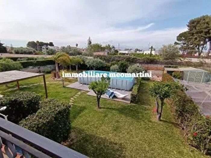 Casa con 10 locali in vendita in Via Lago Trasimeno Siracusa Sr, Siracusa