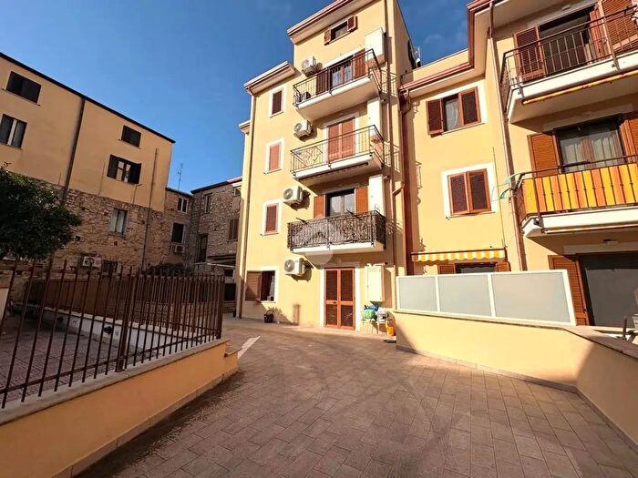 Appartamento trilocale in vendita in Appartamento Via degli Aurunci, Fondi