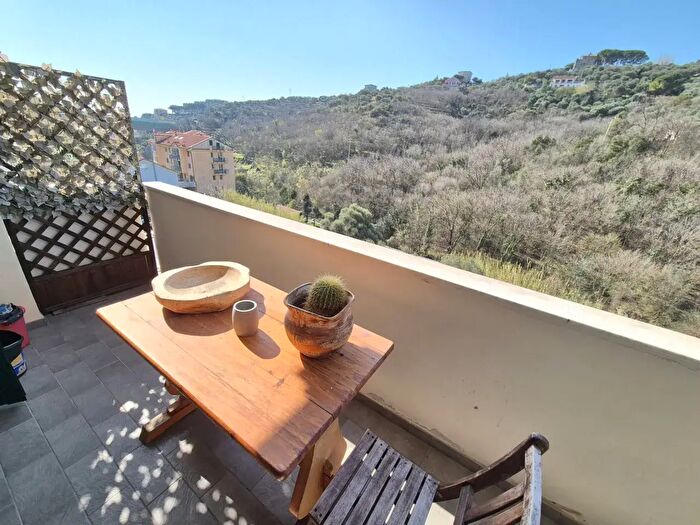 Appartamento con 5 locali in affitto in Via Biestri, Celle Ligure