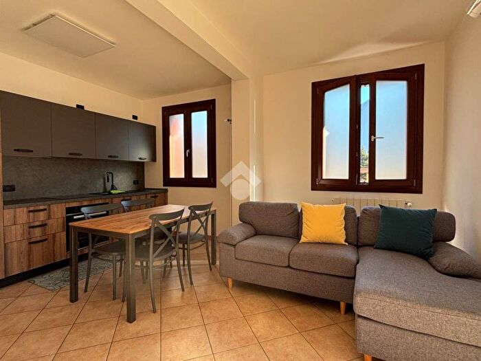 Appartamento trilocale in affitto in Via Gabriele Dannunzio, Centro, Darfo Boario Terme