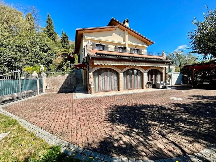 Casa con 7 locali in vendita in Via Marzocca, Caprino Veronese