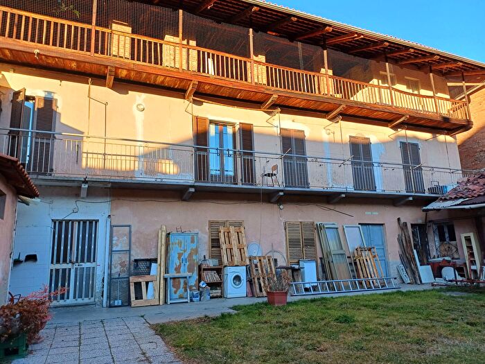 Casa con 11 locali in vendita in Via Colombo, Nole