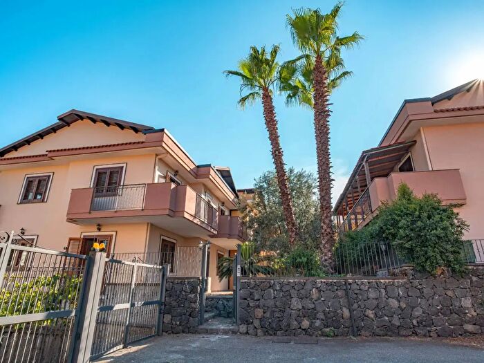 Casa con 5 locali in vendita in Via Ungaretti, Giarre
