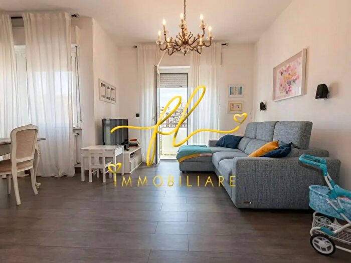 Appartamento con 6 locali in vendita in Livorno