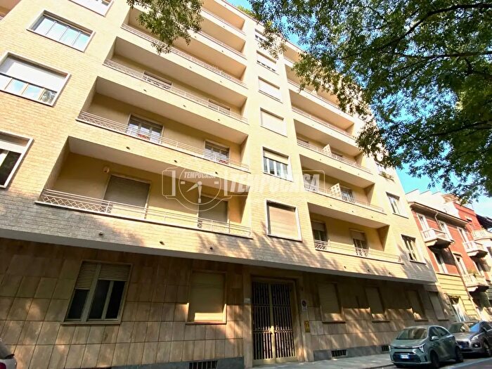 Appartamento quadrilocale in vendita in Corso Svizzera, Torino