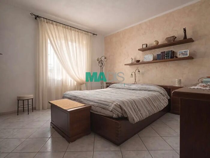 Appartamento trilocale in vendita in Via Garigliano, Prato