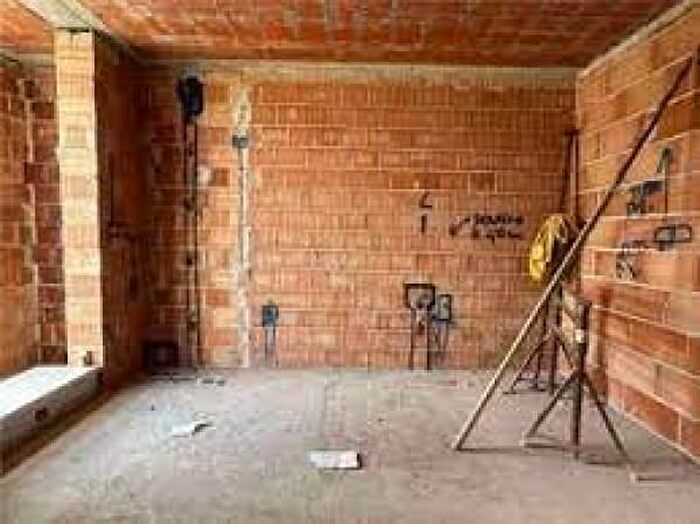 Casa quadrilocale in vendita in Via Luigi Settembrini, Reggio Emilia