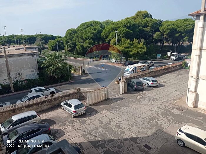 Appartamento con 5 locali in vendita in Via Vittorio Emanuele, Giardini Naxos