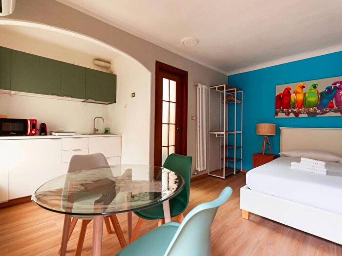 Appartamento monolocale in affitto in Via Pietro Borsieri, Isola, Milano
