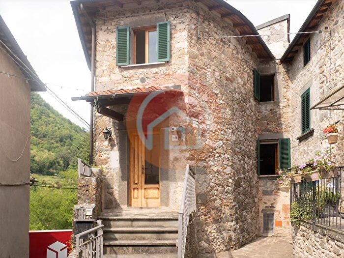 Casa con 5 locali in vendita in Via della Chiesa, Coreglia Antelminelli