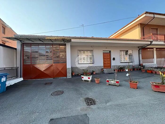 Casa quadrilocale in vendita in Viale dei Mille, Cuorgne