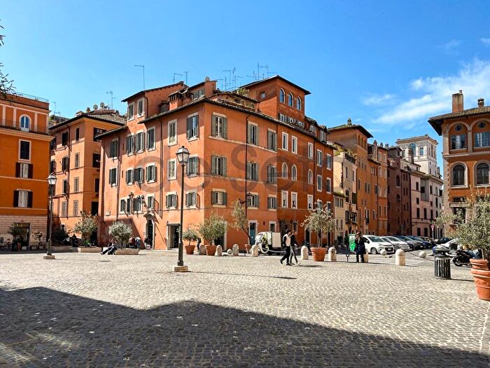 Appartamento bilocale in affitto in Piazza di San Salvatore in Lauro, Piazza Navona, Roma