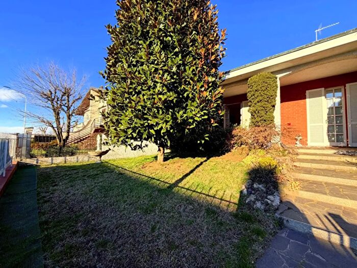 Casa con 5 locali in vendita in Inveruno