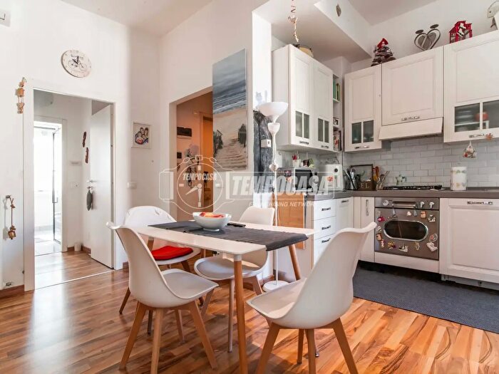 Appartamento trilocale in vendita in Via Aurelio Cassiodoro, Como