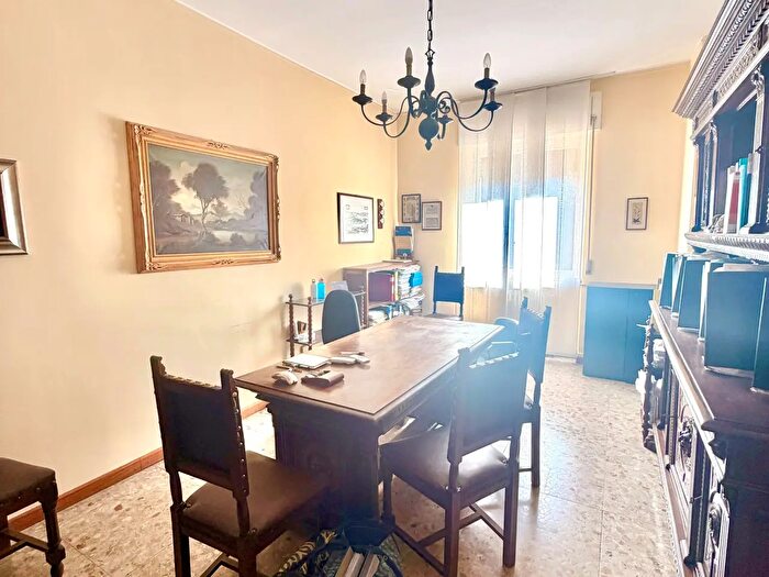 Appartamento con 6 locali in vendita in Via Felice Cavallotti, Valenza