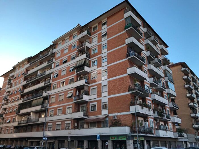 Appartamento bilocale in vendita in Via Lucio Calpurnio Bibulo, Roma