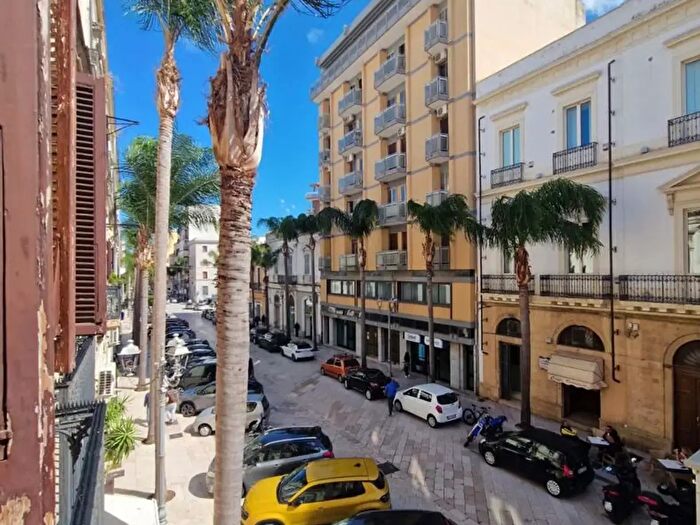 Appartamento con 6 locali in vendita in Corso Roma, Brindisi