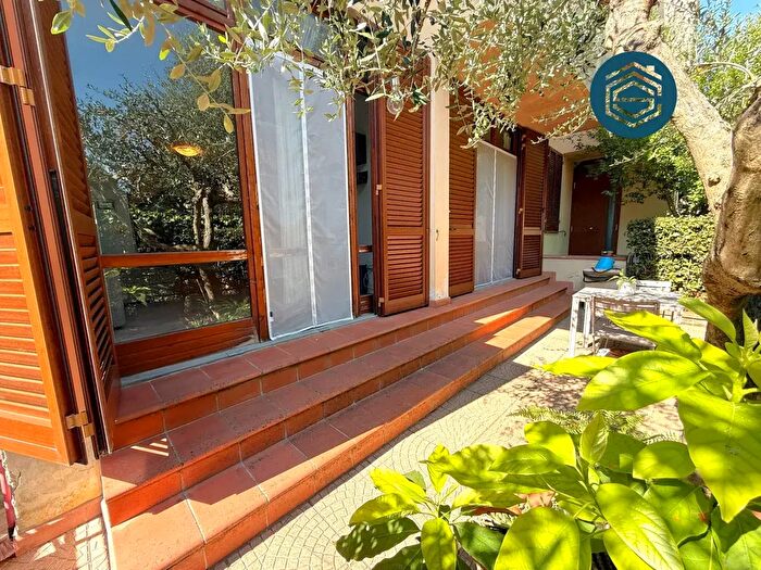 Appartamento bilocale in vendita in Via delle Corti, Campi Bisenzio