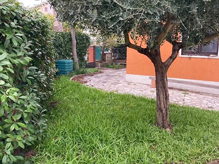 Casa quadrilocale in vendita in Fano