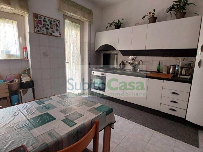 Appartamento con 5 locali in affitto in Via Ortona, Chieti Scalo, Chieti
