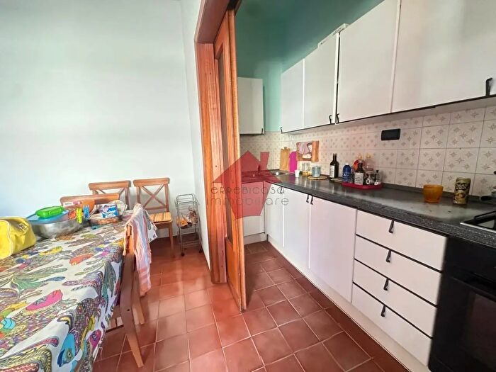 Appartamento con 6 locali in vendita in Empoli