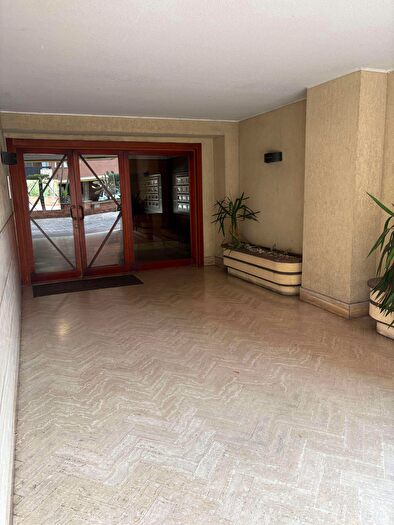 Appartamento con 6 locali in vendita in Via della Grande Muraglia N, Roma