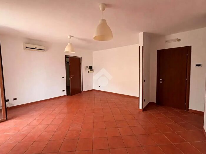 Appartamento trilocale in affitto in Via Castel dAriano, Lariano