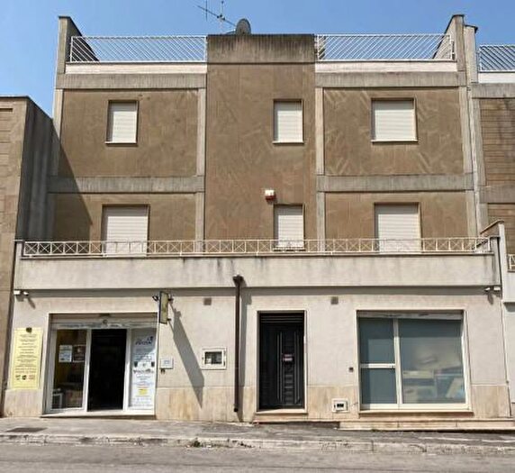 Casa con 6 locali in vendita in Viale Elimi, Gibellina