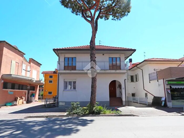 Casa con 8 locali in vendita in Via Roma, Martinsicuro