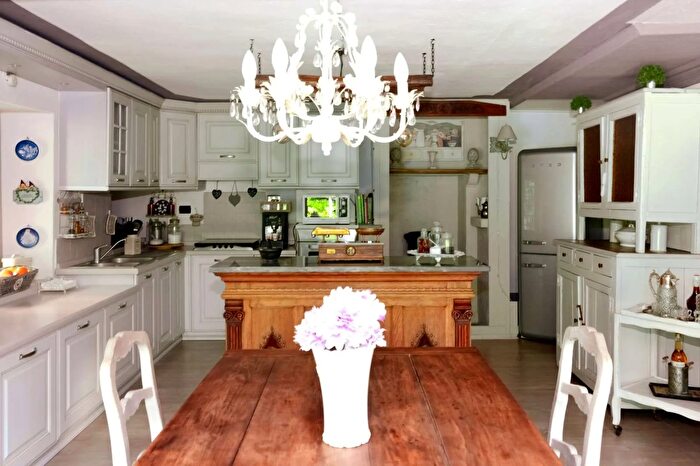 Casa con 7 locali in vendita in Perosa Argentina