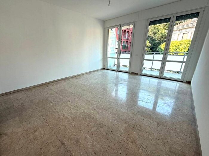 Appartamento trilocale in affitto in Via Monferrato, Washington, Milano