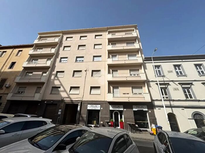 Appartamento con 6 locali in vendita in Via Roma, Sassari
