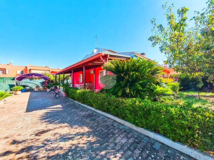 Casa con 7 locali in vendita in Localita Sciale degli Zingari, Manfredonia