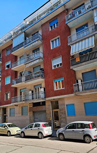 Appartamento bilocale in vendita in Via Biscarra, Torino